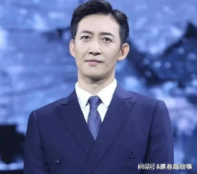 嘴巴厚的男人面相_男人嘴歪面相_笑嘴巴歪的男人是什么面相