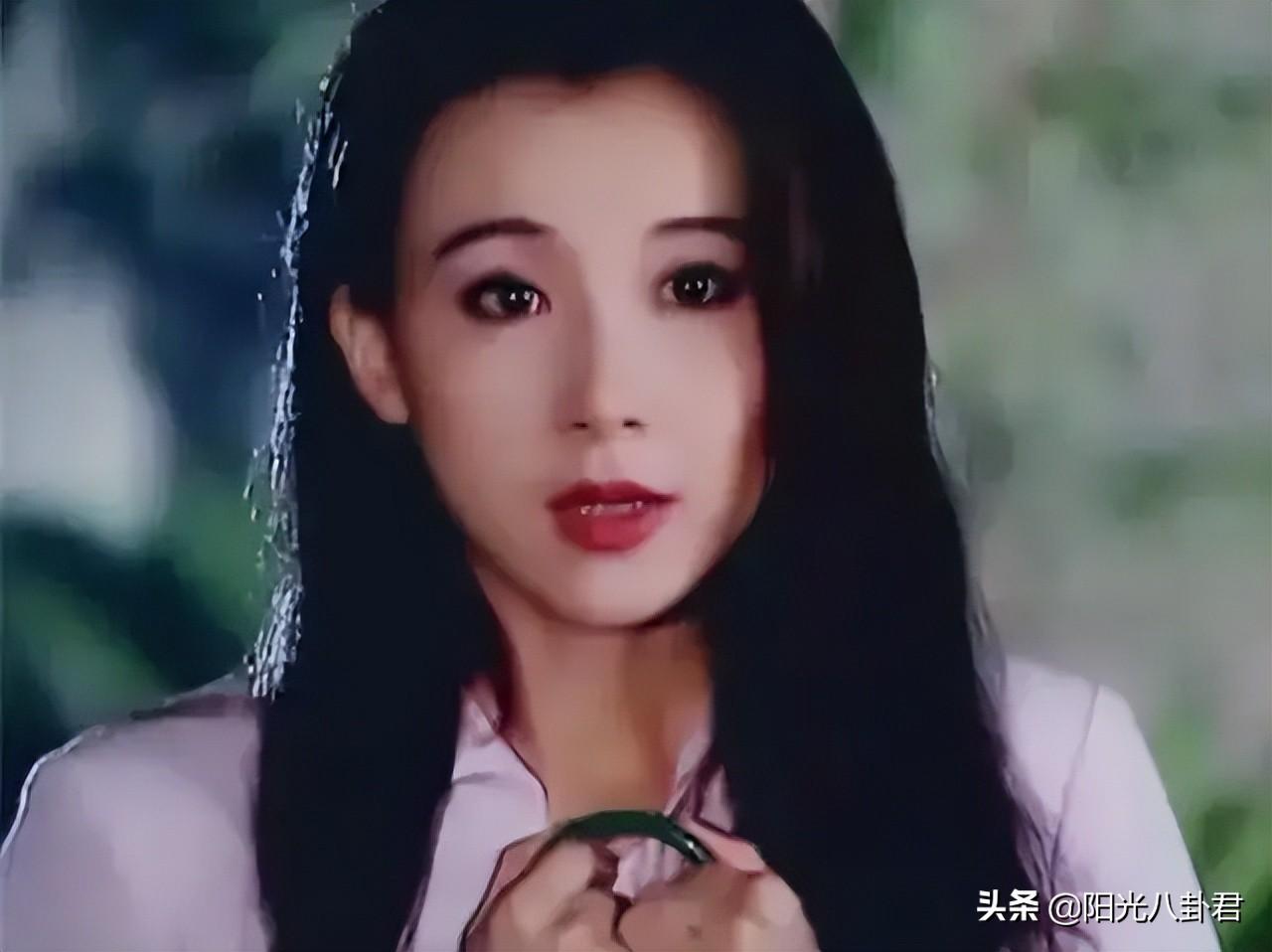 她们公认的“香江第一美女”，颜值就垮了一地